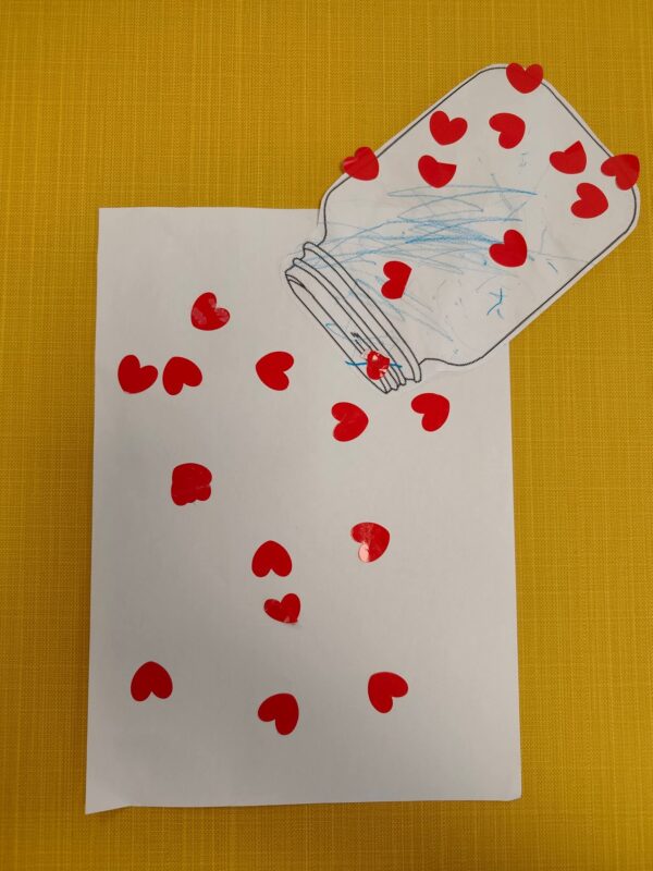 Création enfants coeurs sur papier